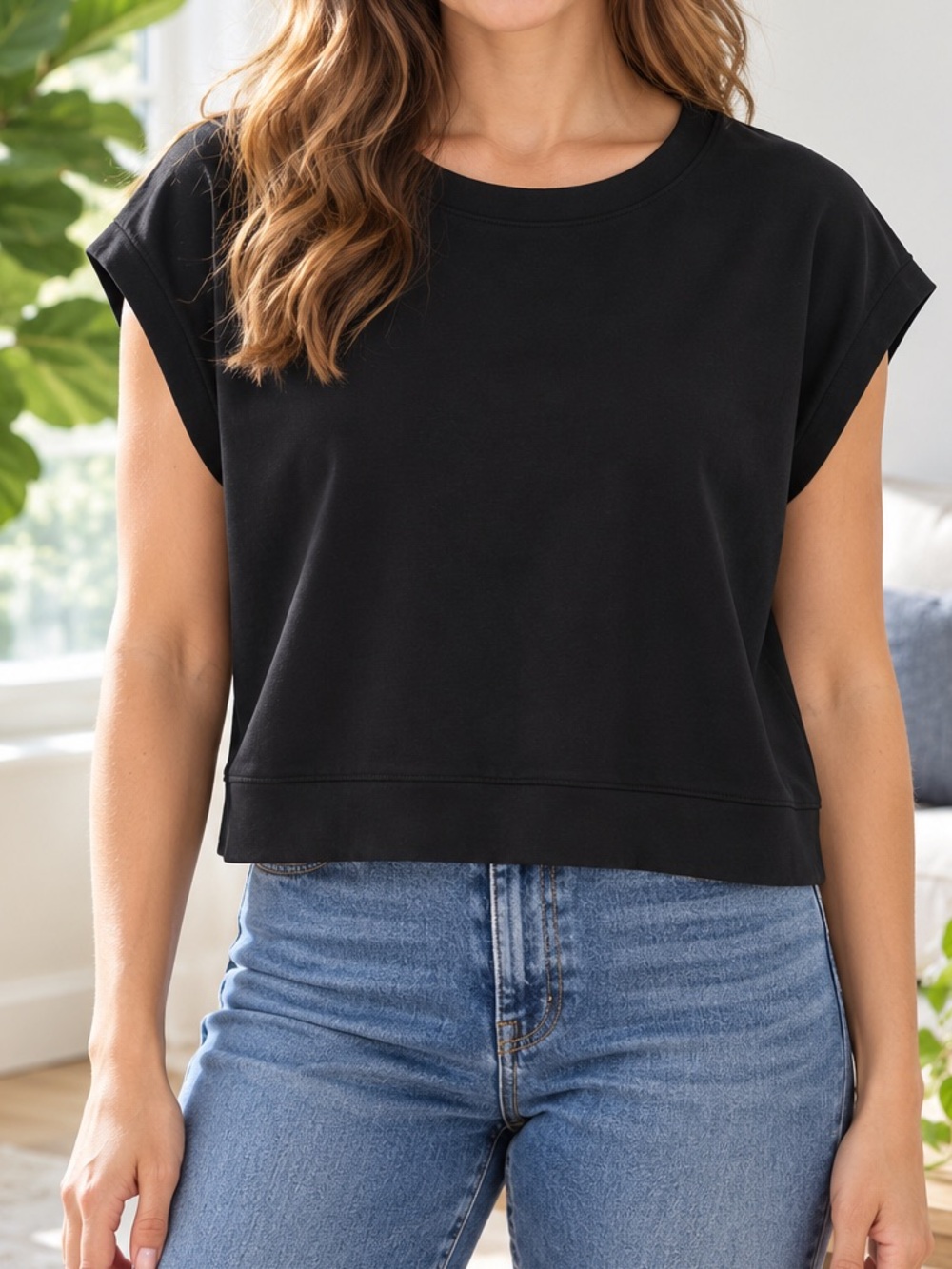 Lou & Grey Black Short-Sleeve Crewneck Crop Top